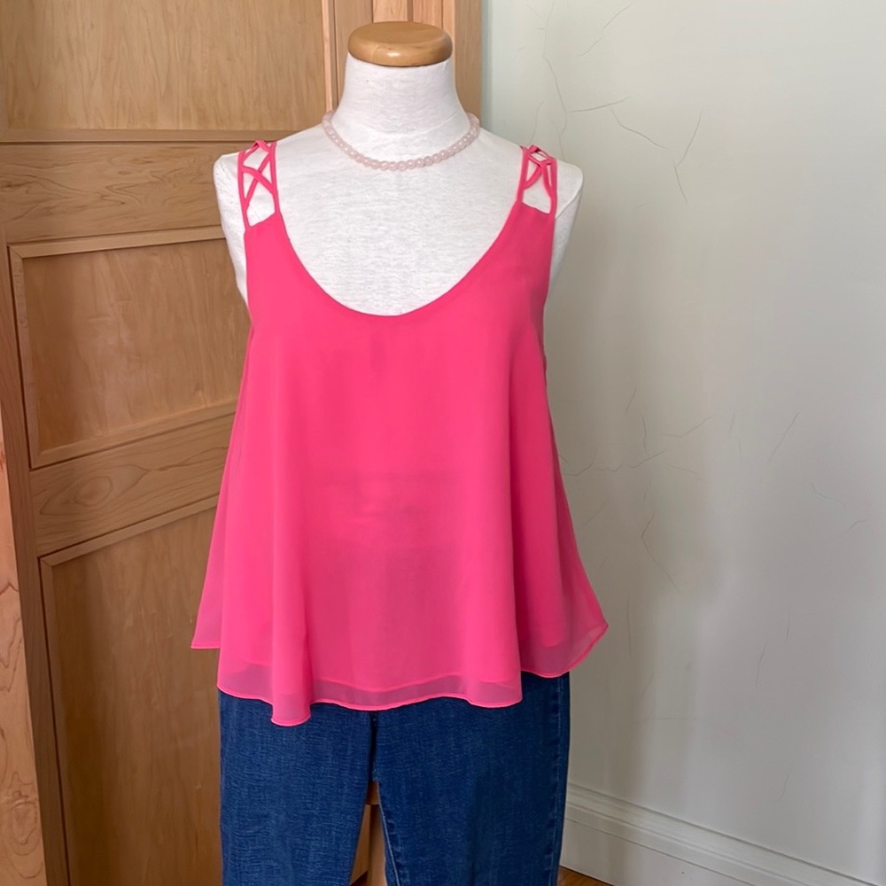 💥 2 for $20  E&M Fuchsia Pink Sleeveless Cropped Cami, Size M